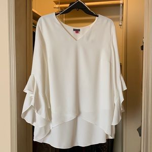 VC Flutter sleeve tunic. Brand new, never worn. Excellent condition!